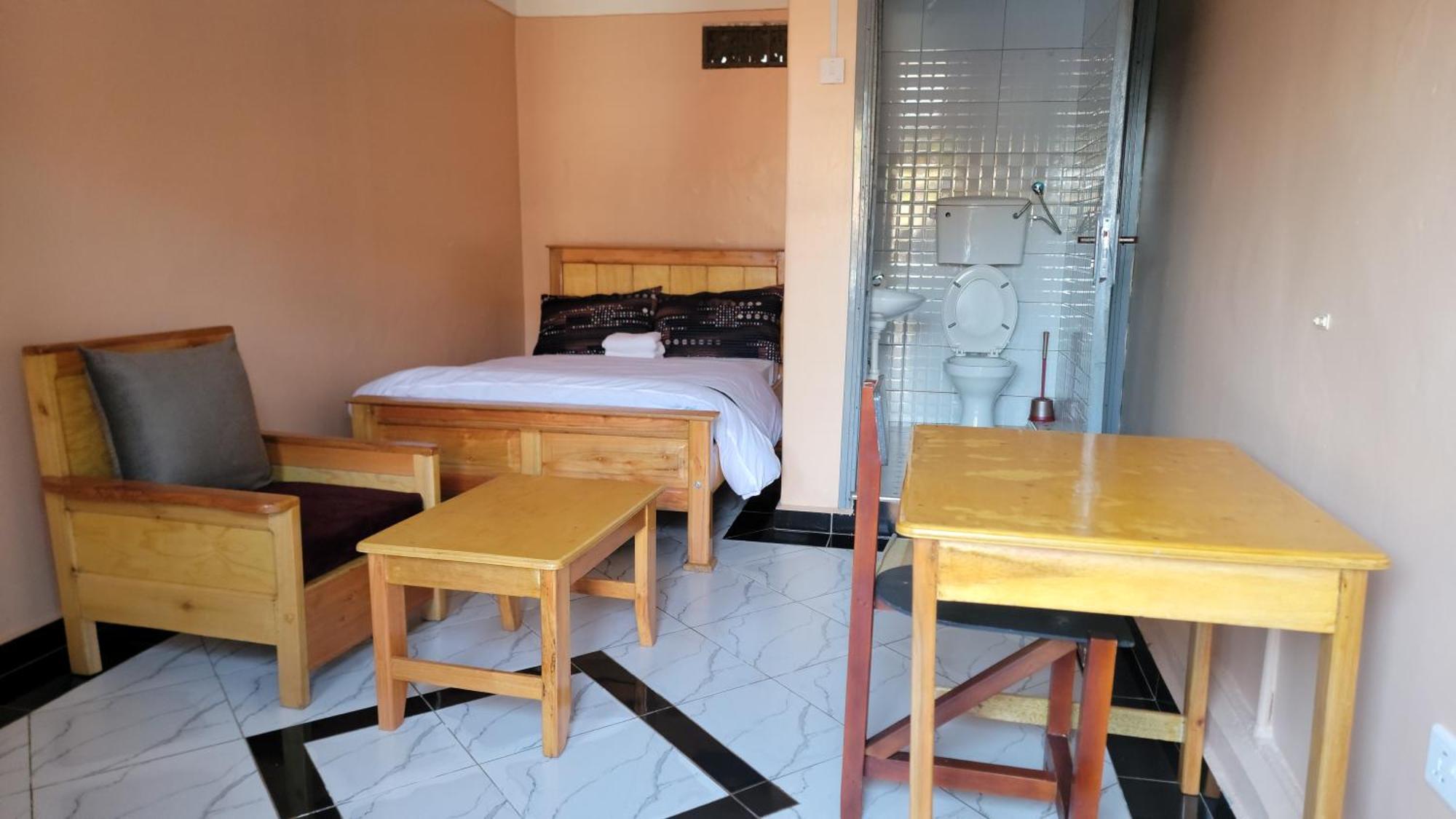 Grassroots Cafe & Deli Bed and Breakfast Masaka Exteriör bild