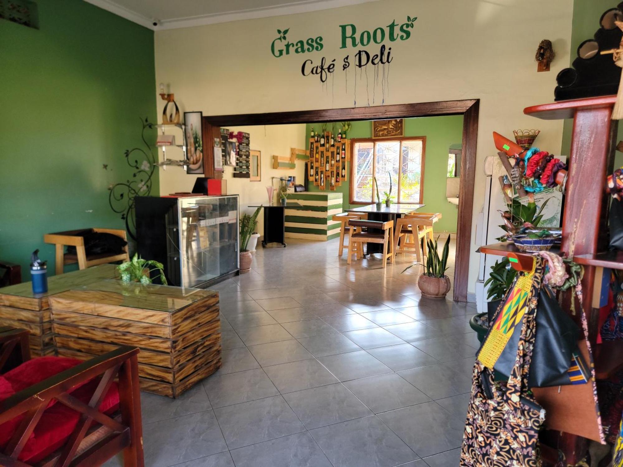 Grassroots Cafe & Deli Bed and Breakfast Masaka Exteriör bild