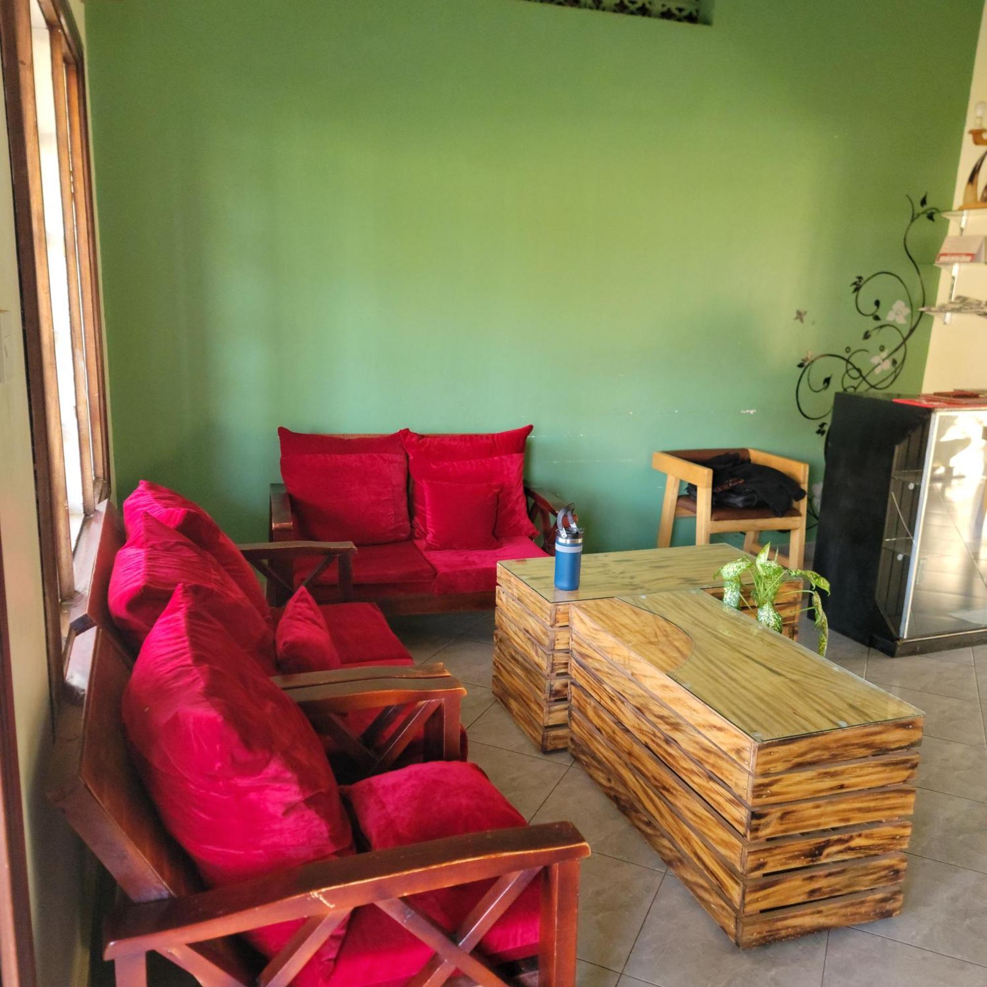 Grassroots Cafe & Deli Bed and Breakfast Masaka Exteriör bild